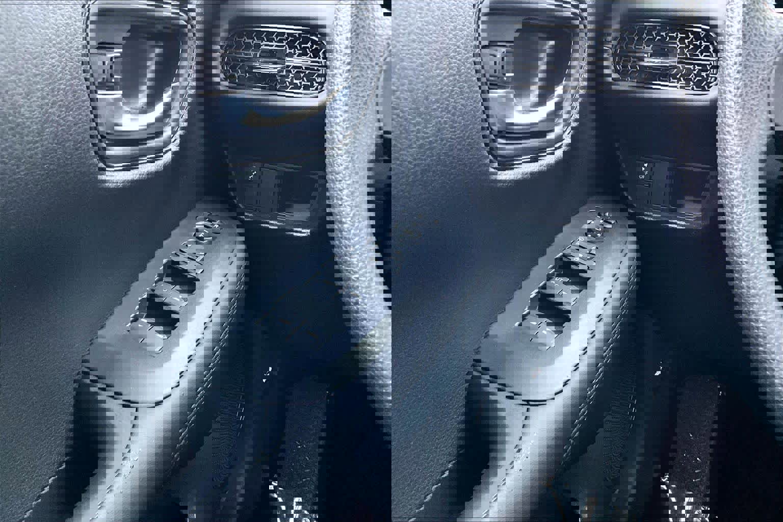 Used 2025 Honda HR-V LX image 31