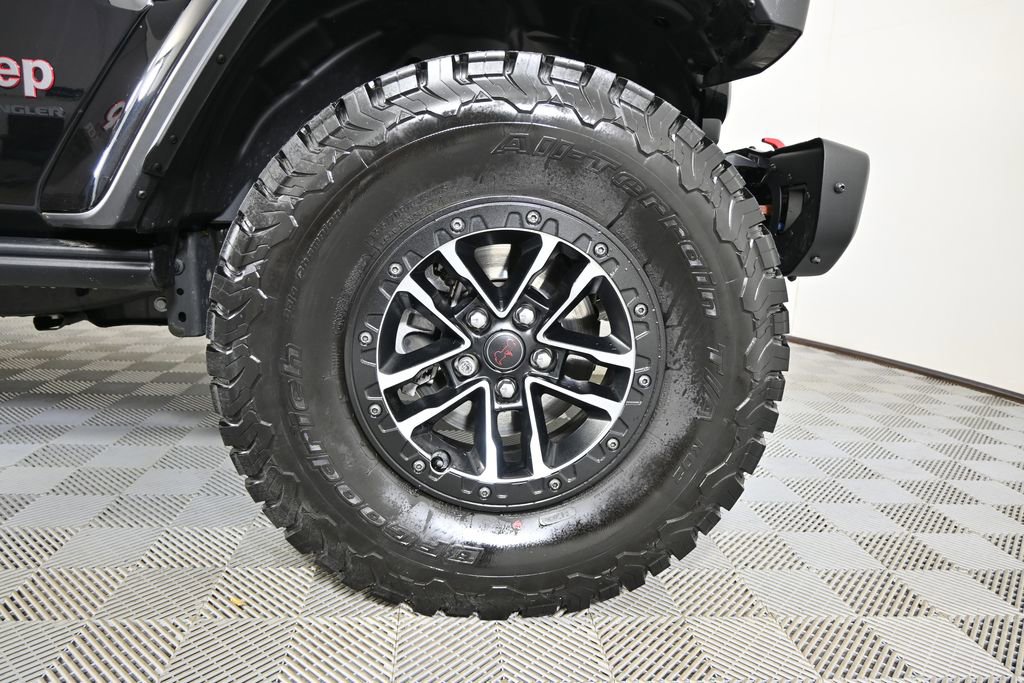 Used 2024 Jeep Wrangler Unlimited Rubicon AWD/4WD image 11