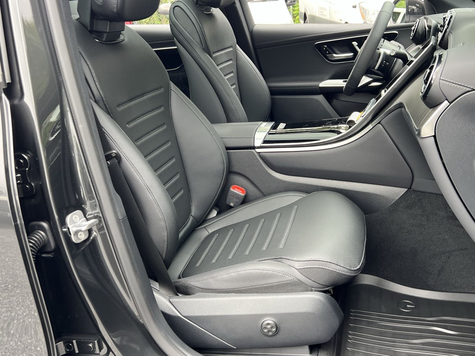 New 2026 Mercedes-Benz GLC 300 4MATIC image 33