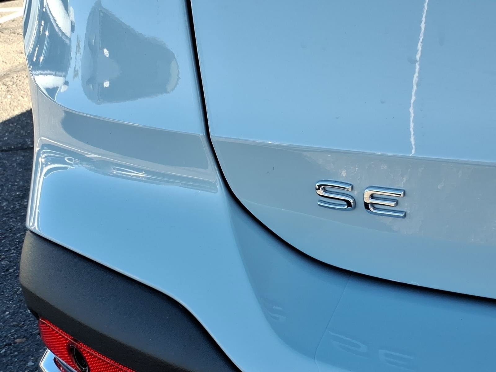 New 2026 Volkswagen Taos SE FWD image 8