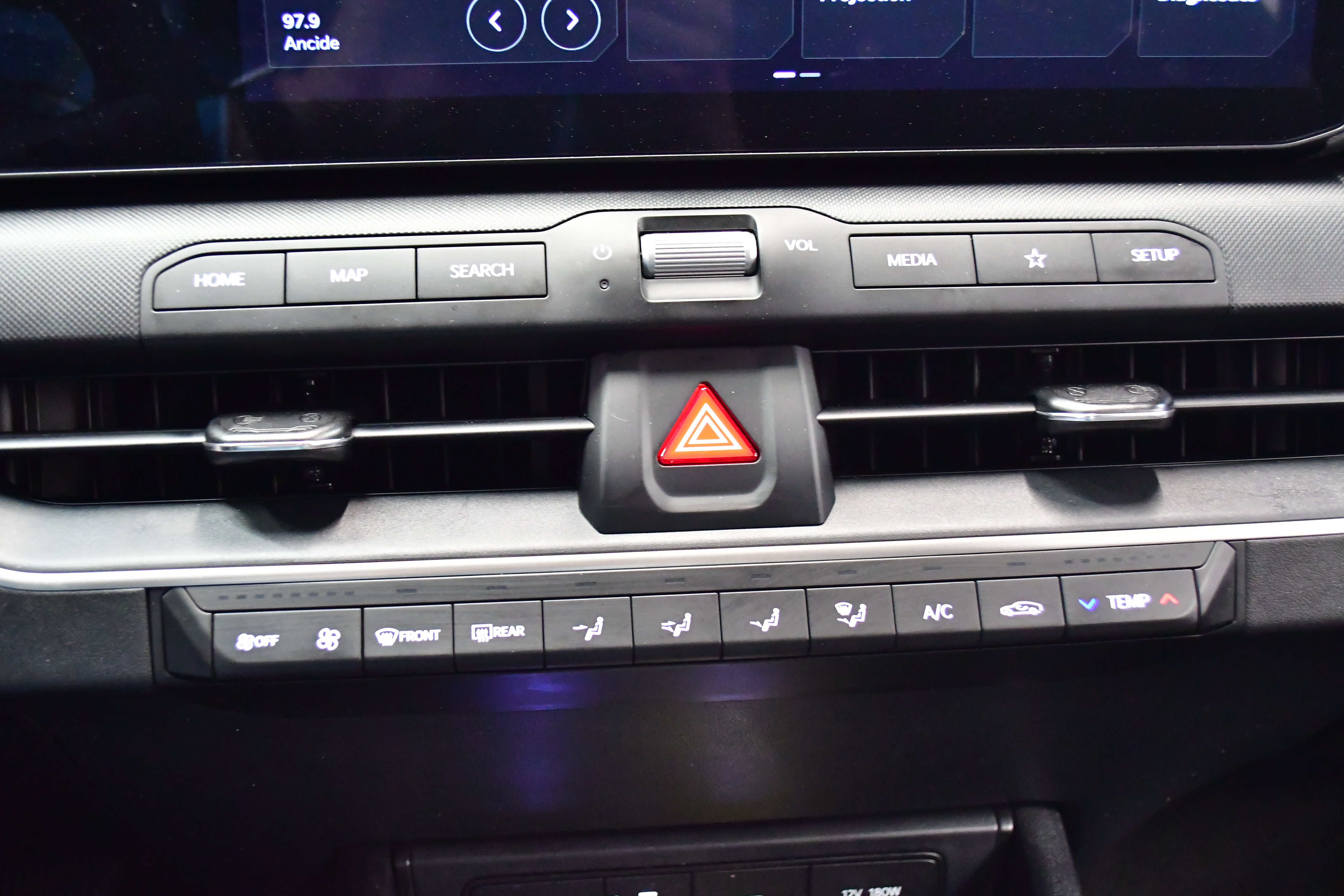 Used 2025 Kia K4 image 24