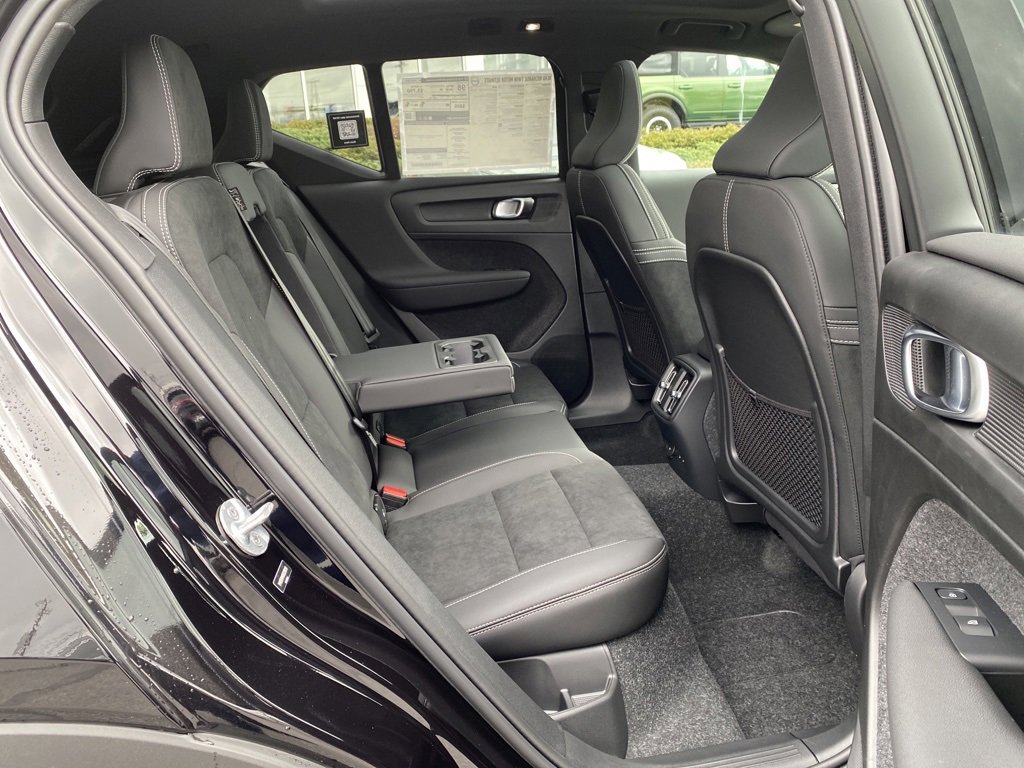 New 2024 Volvo XC40 Recharge Ultimate w/ Protection Package Premier image 35