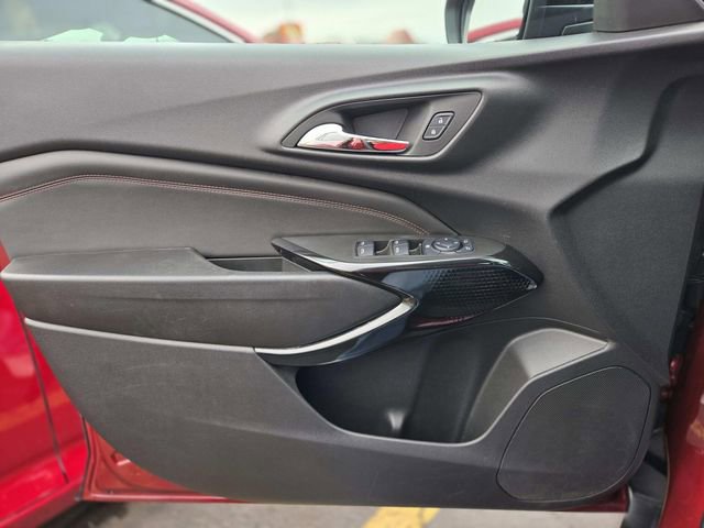Certified 2025 Chevrolet Trax RS image 28
