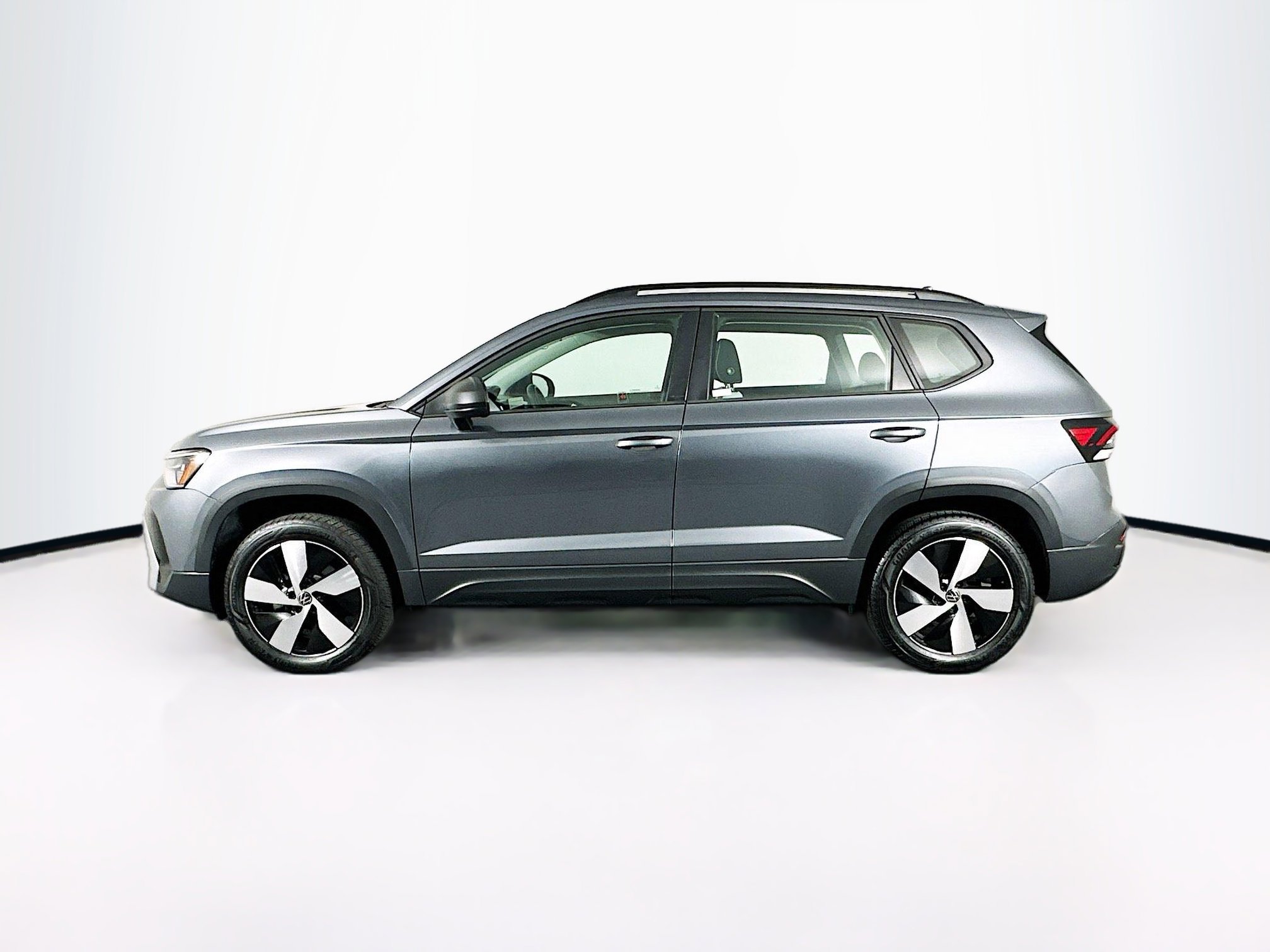 Used 2025 Volkswagen Taos S image 4