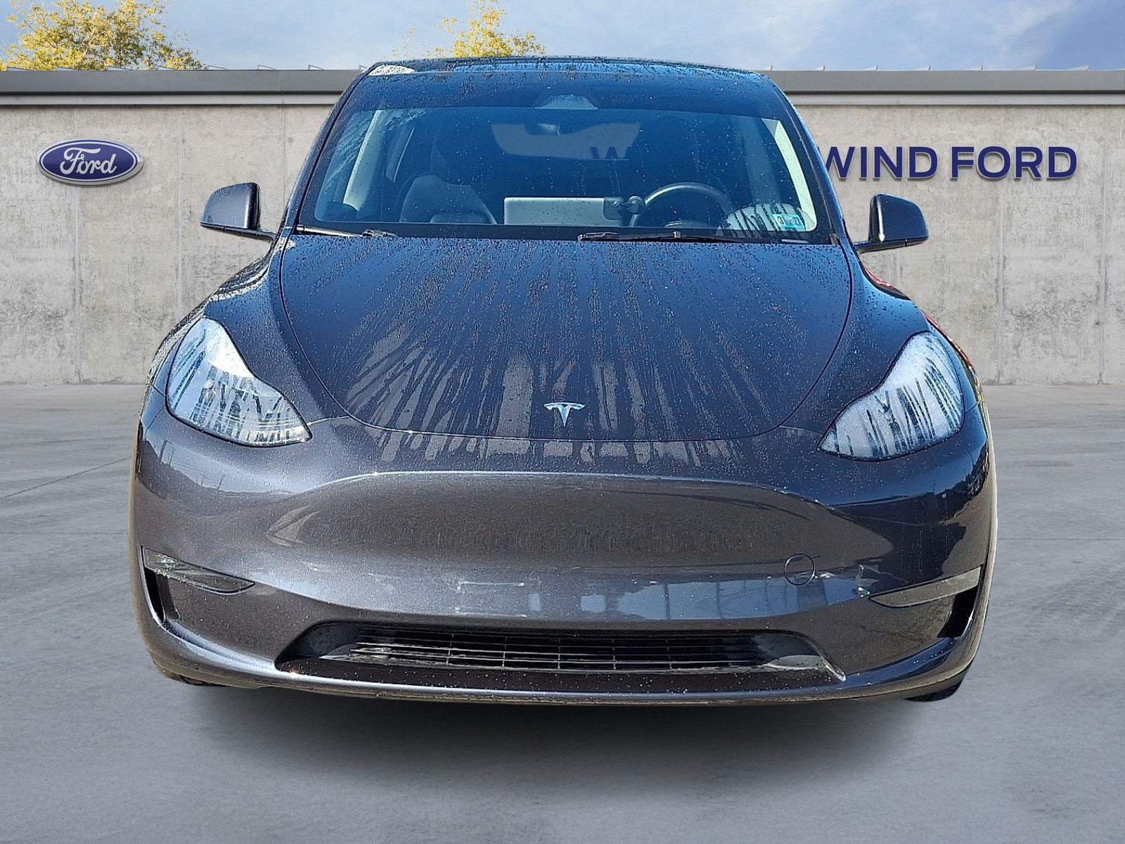 Used 2024 Tesla Model Y Long Range AWD/4WD image 2