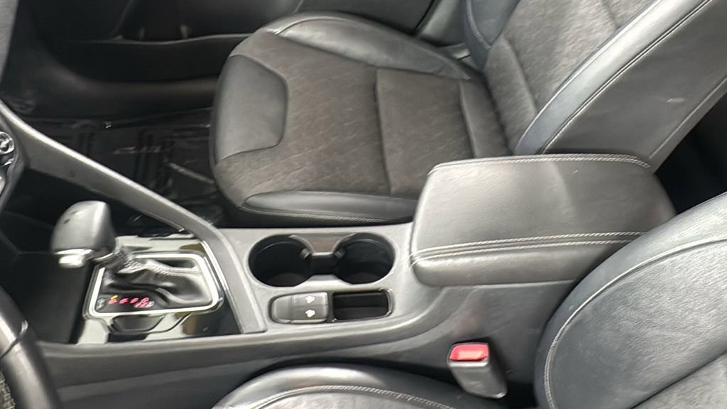 Used 2019 Kia Niro EX image 33