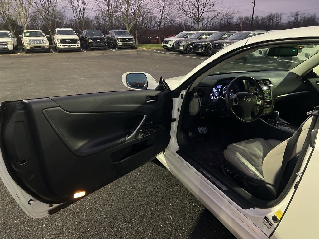 Used 2013 Lexus IS 250C image 8