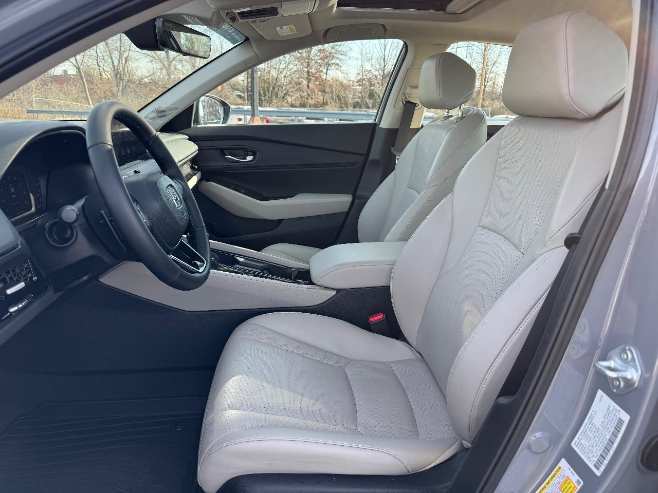 Certified 2025 Honda Accord EX-L image 18