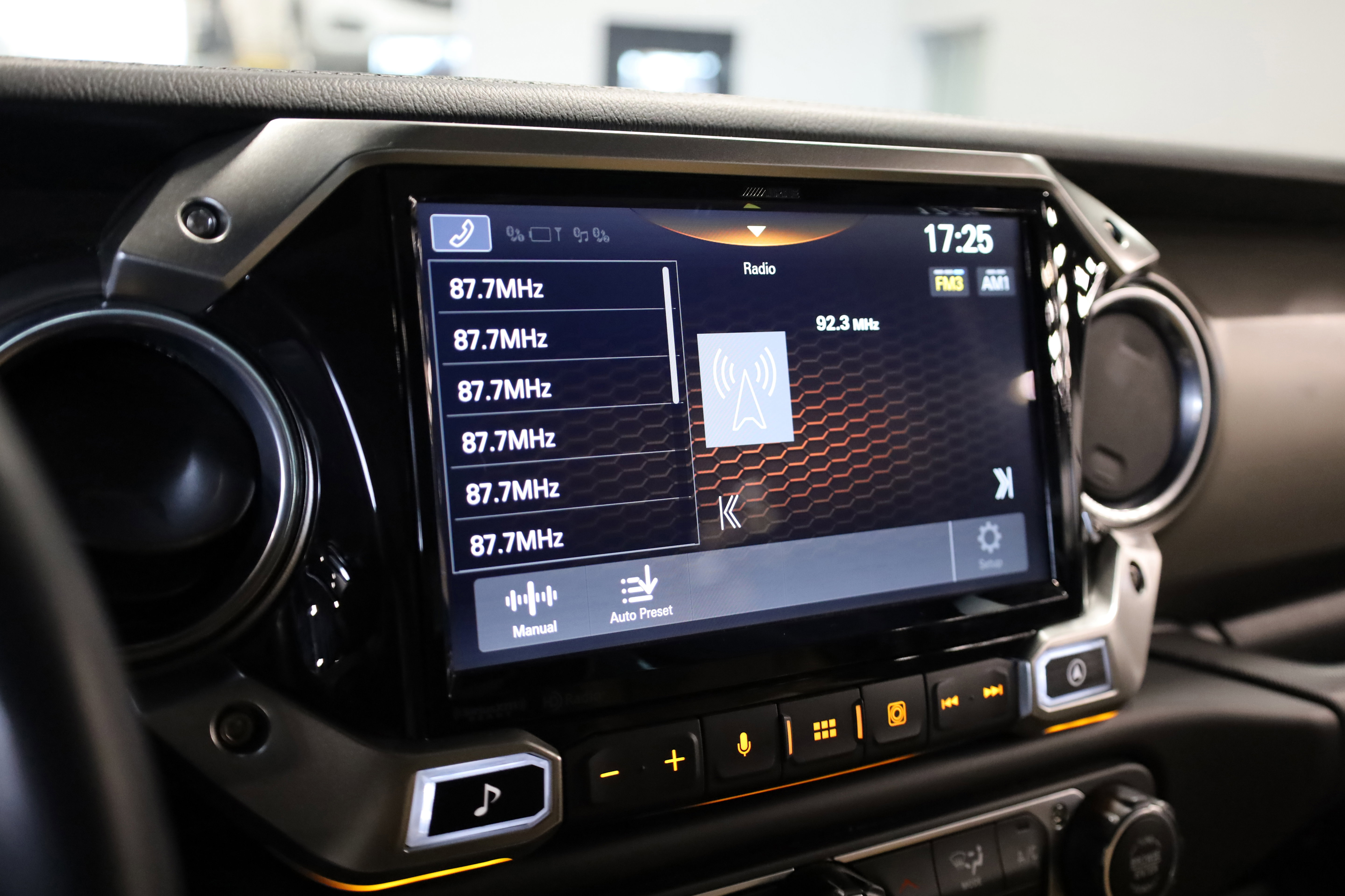 Used 2018 Jeep Wrangler Unlimited Rubicon image 27