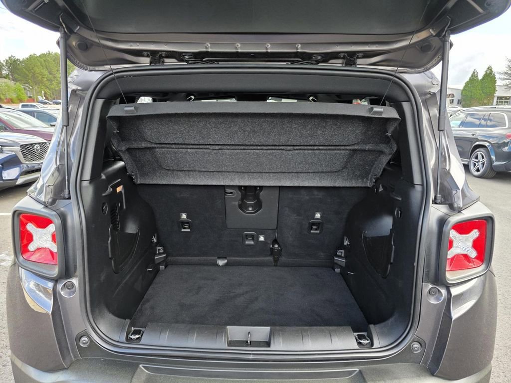 Used 2021 Jeep Renegade Latitude w/ Convenience Group image 9