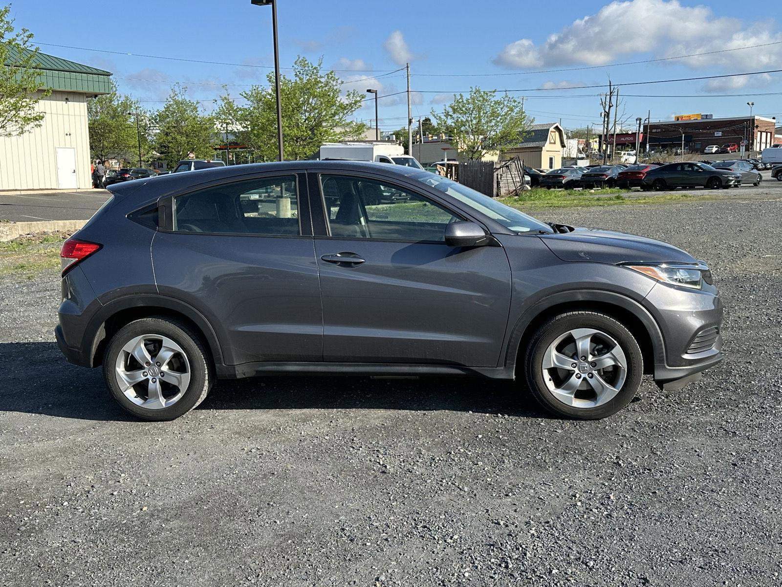 Used 2019 Honda HR-V LX image 9