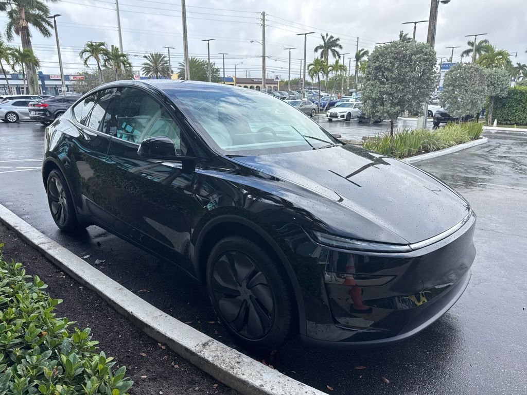 Used 2026 Tesla Model Y 2WD image 3