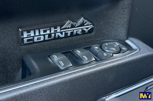 Used 2025 Chevrolet Silverado 1500 High Country w/ Technology Package AWD/4WD image 12