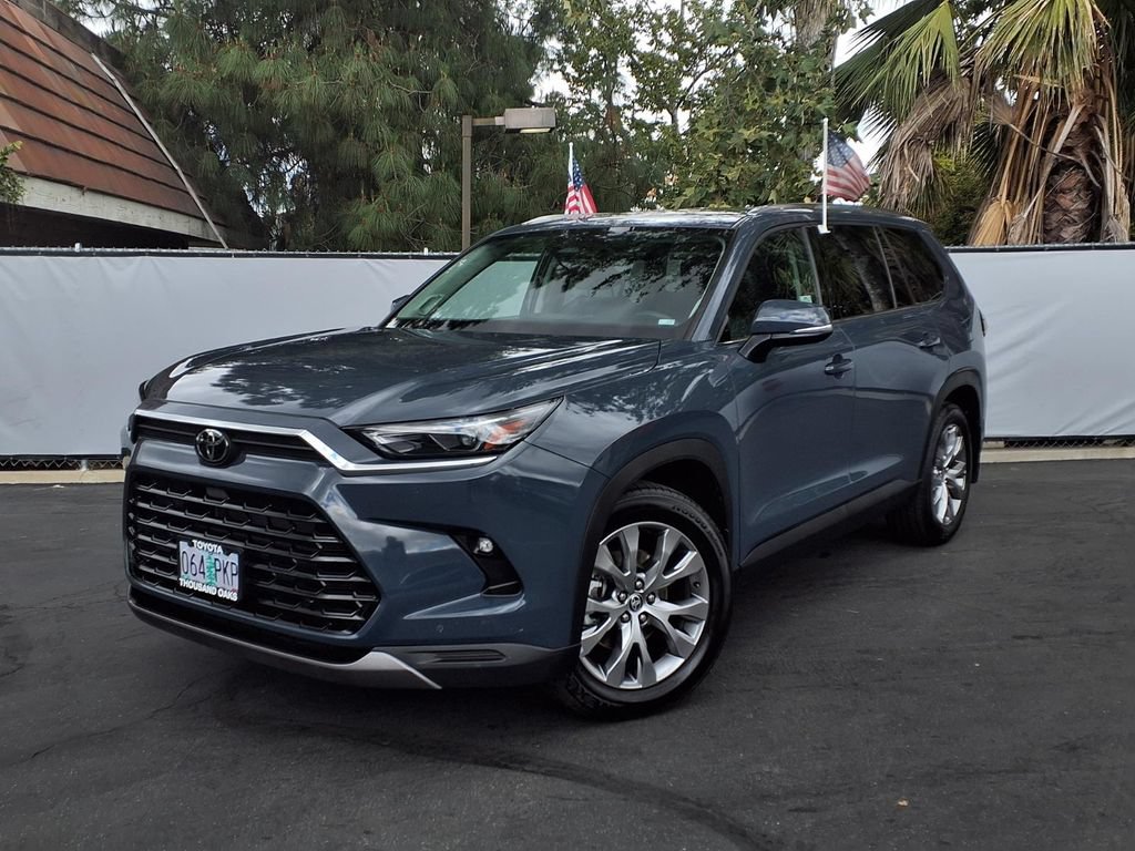 Certified 2024 Toyota Grand Highlander AWD image 31