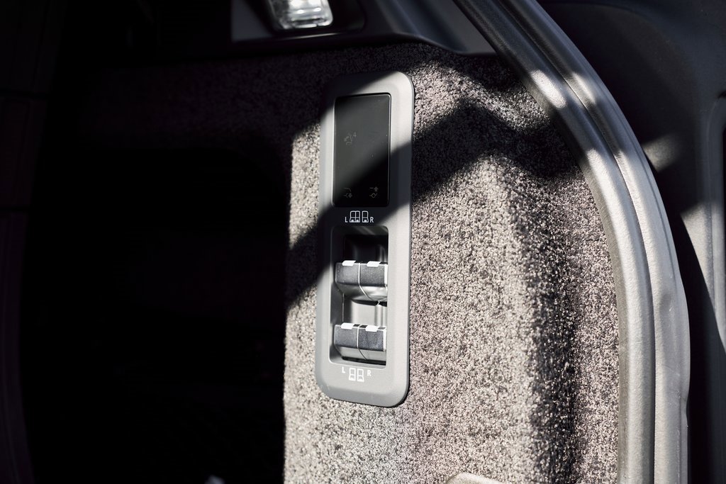 Used 2025 Land Rover Range Rover Long Wheelbase Autobiography image 16