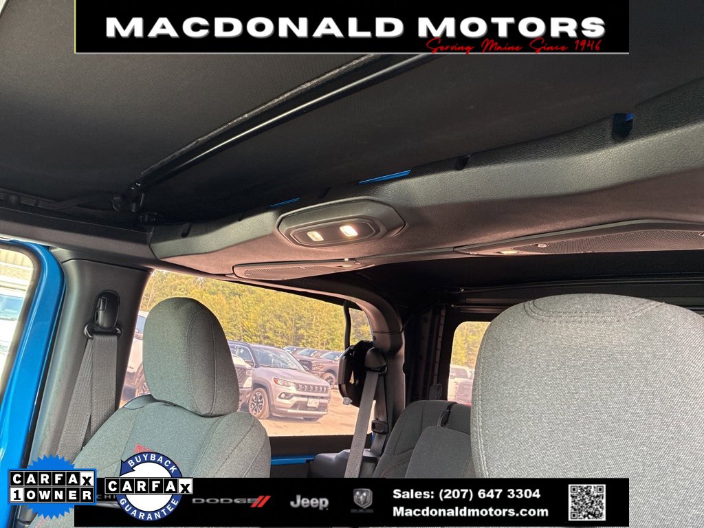 Used 2024 Jeep Wrangler Rubicon w/ Technology Group image 11