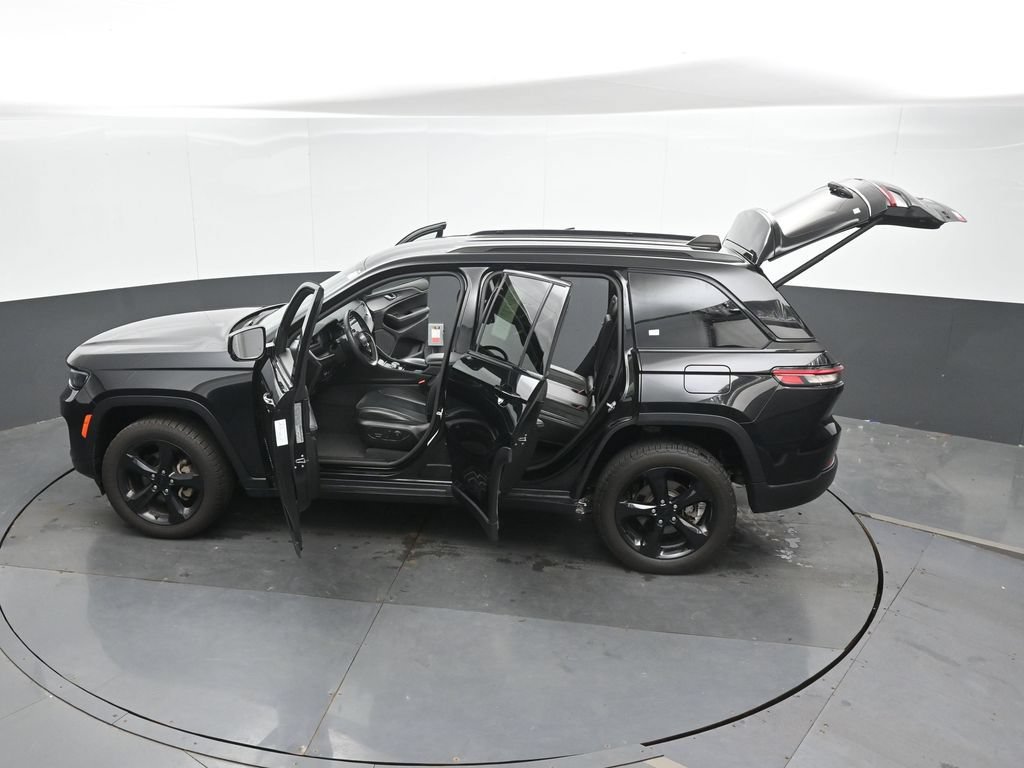 Used 2023 Jeep Grand Cherokee Altitude AWD/4WD image 50