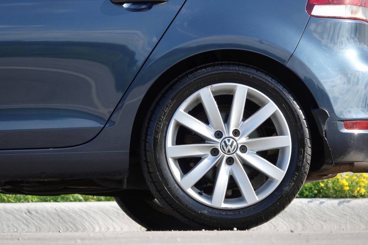 Used 2011 Volkswagen Golf TDI w/ Cold Weather Pkg FWD image 42