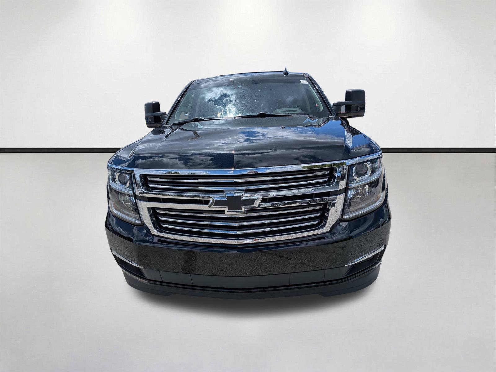 Used 2019 Chevrolet Suburban Premier AWD/4WD image 9