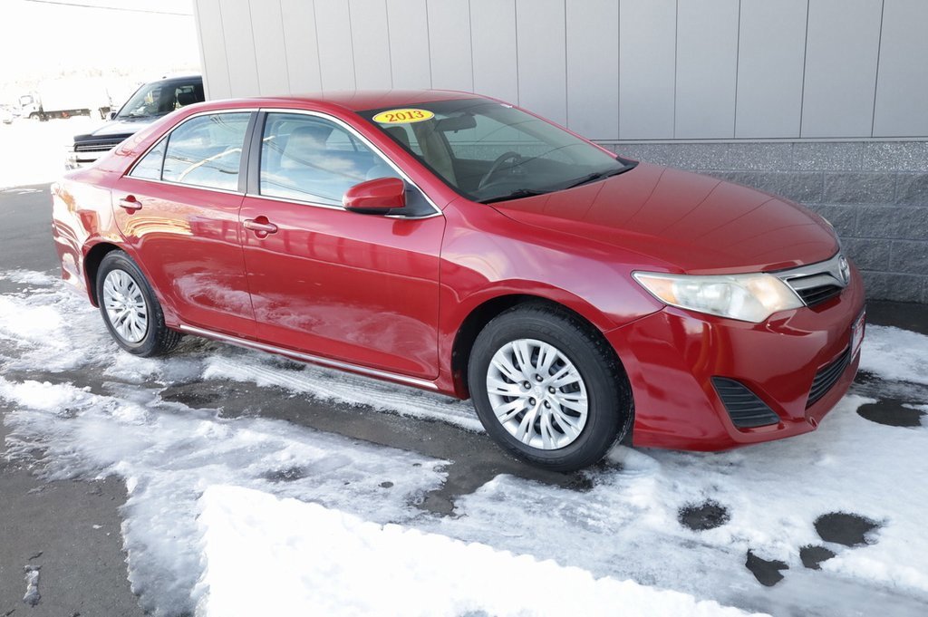 Used 2013 Toyota Camry LE image 14