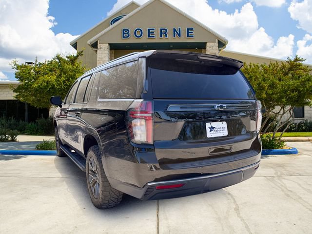 Used 2022 Chevrolet Suburban Z71 w/ Z71 Off-Road Package AWD/4WD image 3