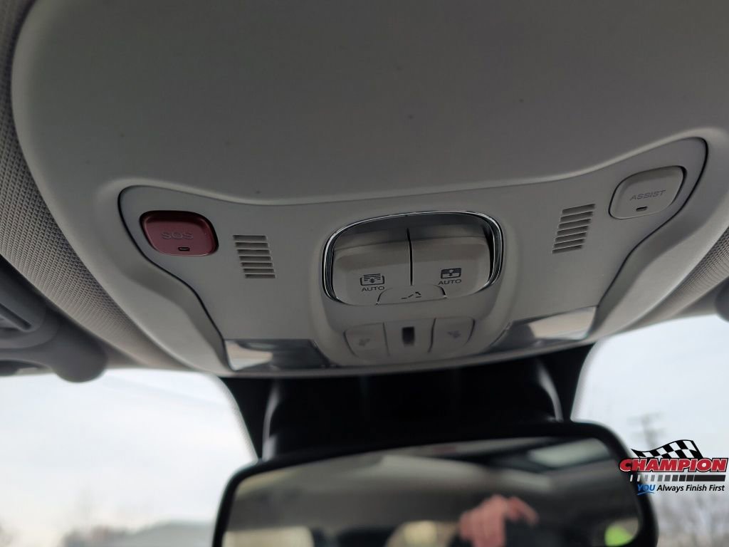 Used 2021 Jeep Renegade Latitude w/ Convenience Group AWD/4WD image 26