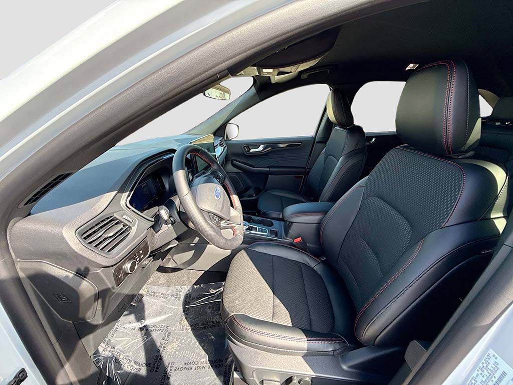 New 2026 Ford Escape ST-Line w/ Tech Pack #1 AWD/4WD image 19