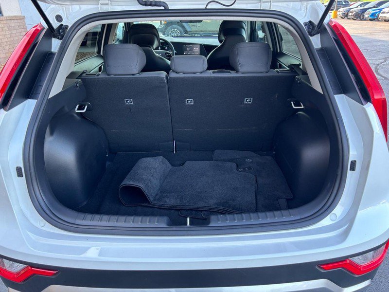 Used 2025 Kia Niro LX FWD image 7