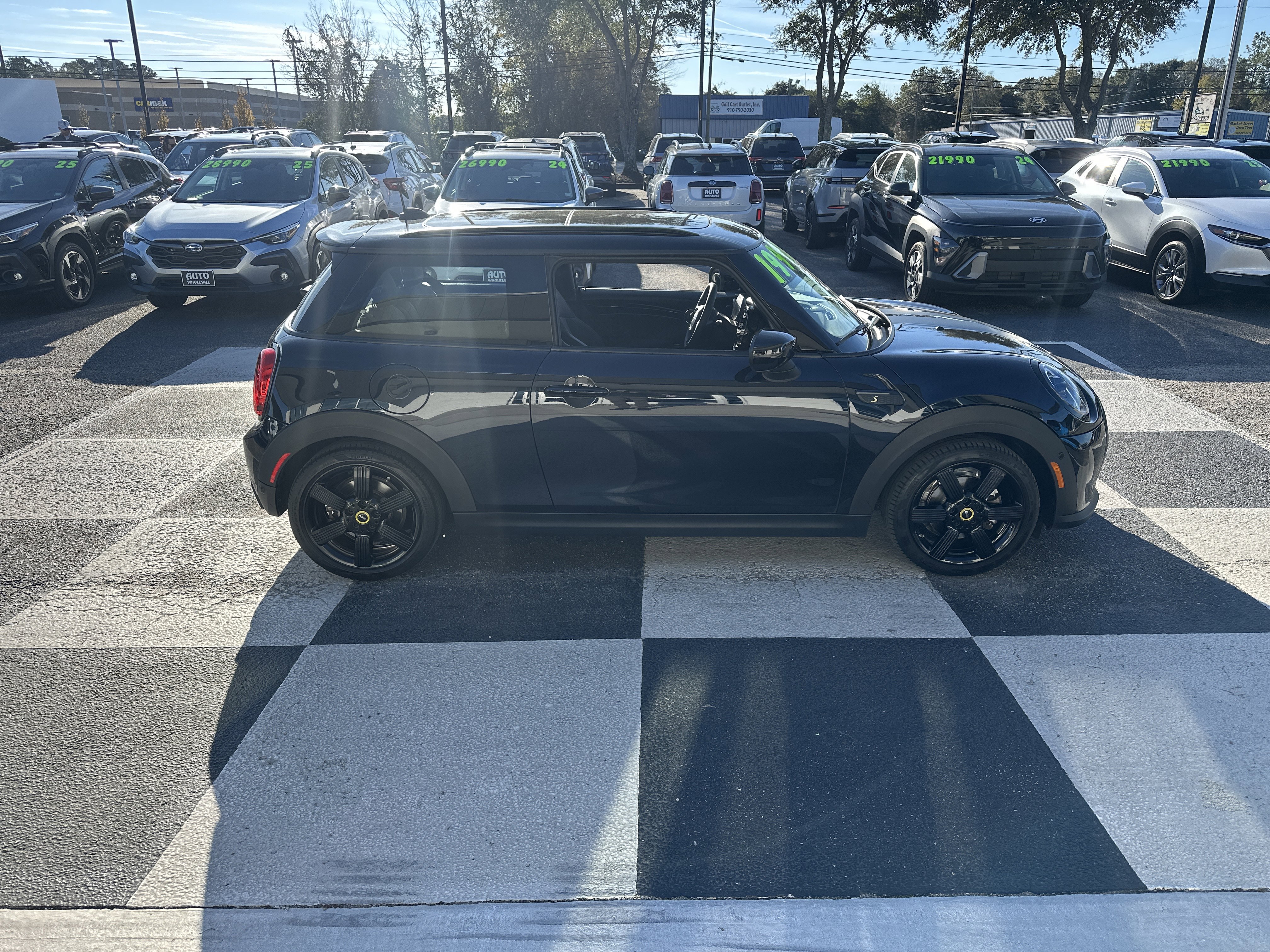 Used 2023 MINI Cooper SE image 3