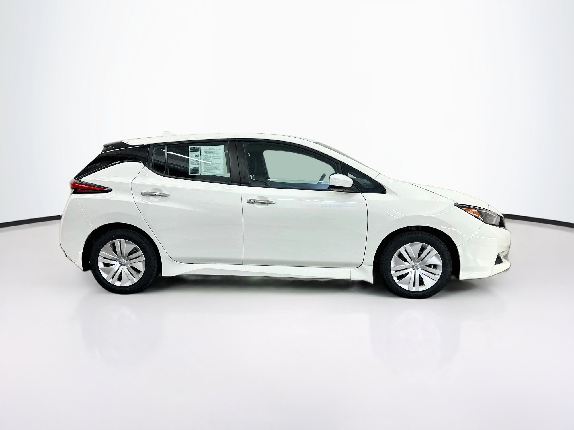 Used 2025 Nissan Leaf S FWD image 10