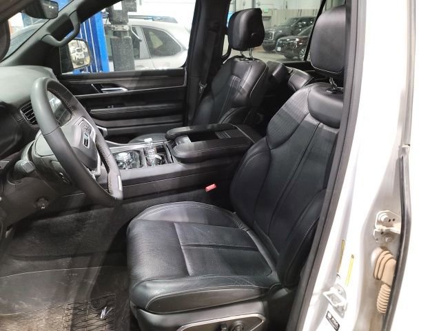 Used 2024 Jeep Wagoneer Series II w/ Premium Group I image 15