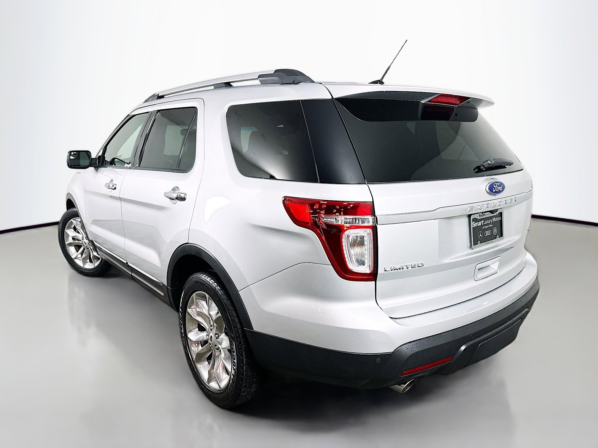 Used 2015 Ford Explorer Limited w/ Equipment Group 301A AWD/4WD image 5
