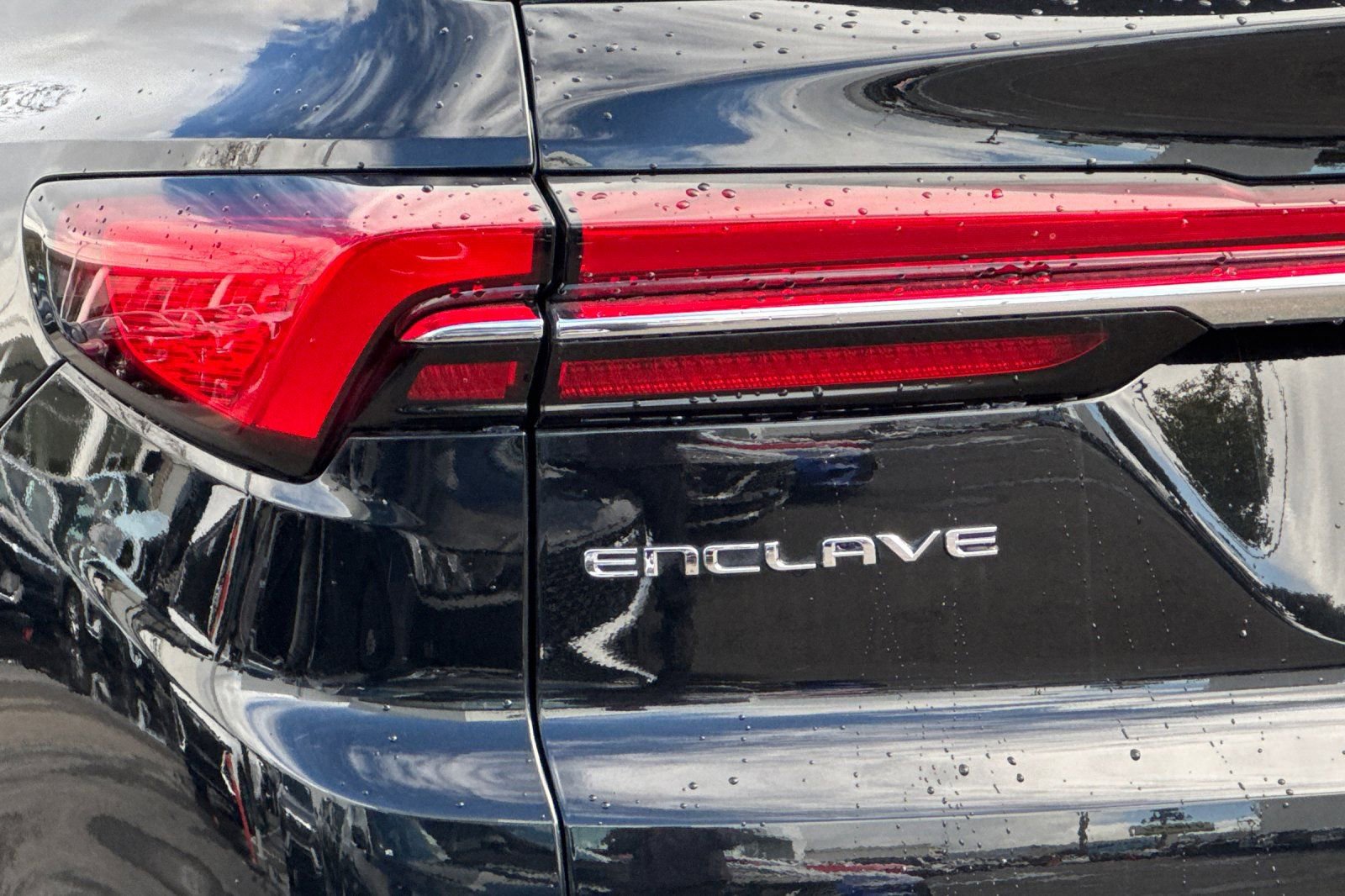 Used 2025 Buick Enclave Preferred image 45