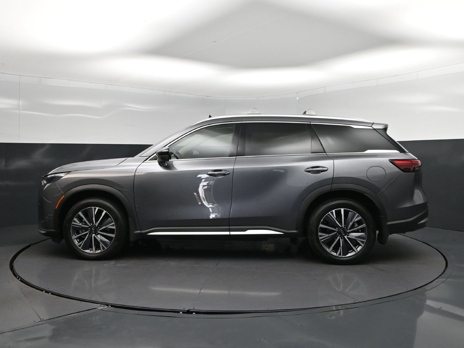 Used 2026 INFINITI QX60 Luxe w/ Cargo Package FWD image 4