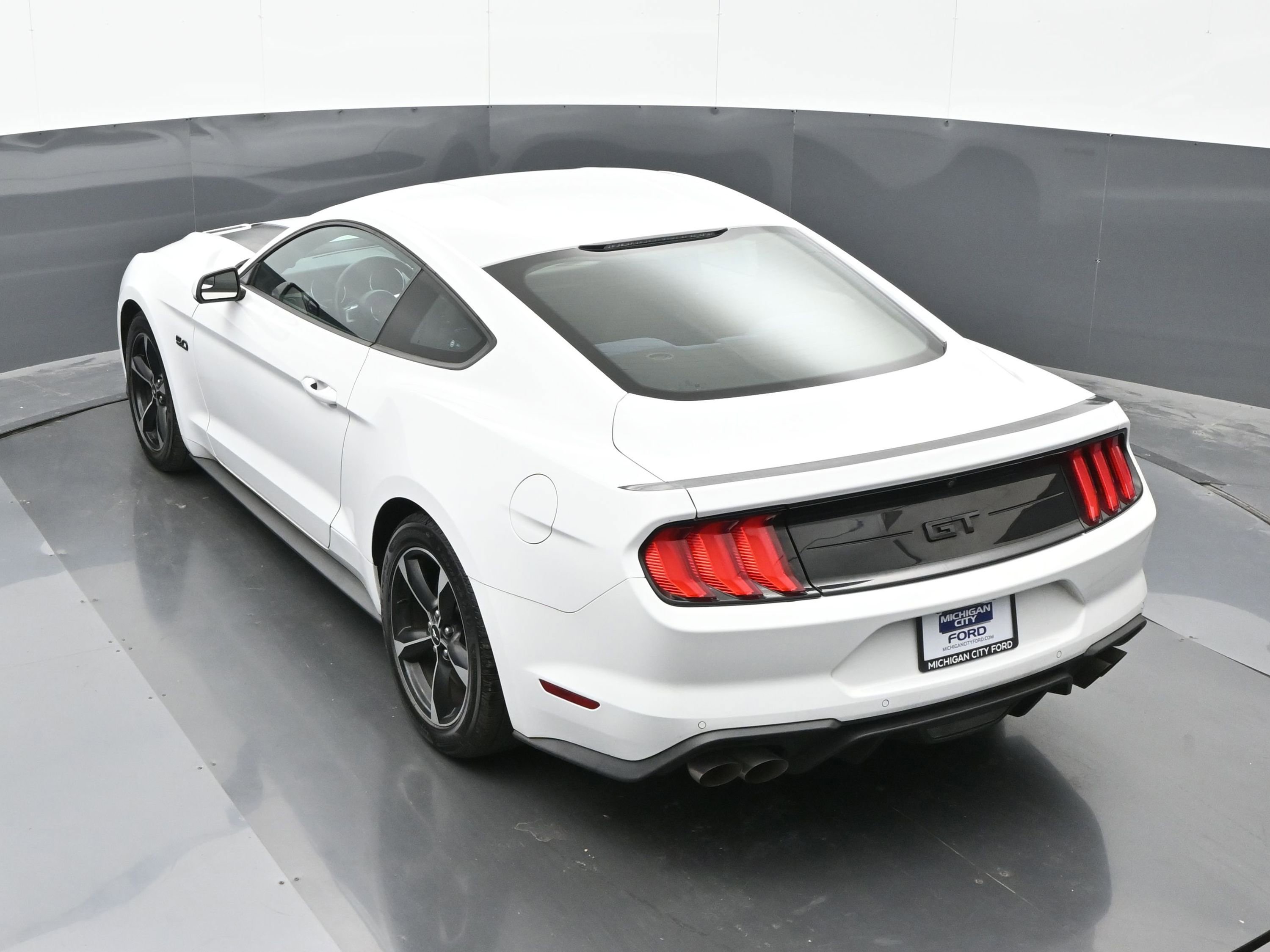 Used 2018 Ford Mustang GT image 31