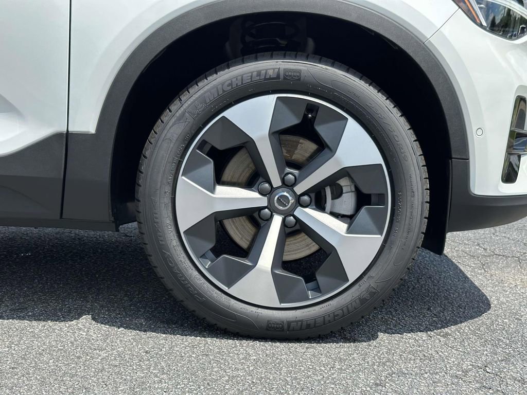 New 2026 Volvo XC40 B4 Plus w/ Protection Package Premier image 24