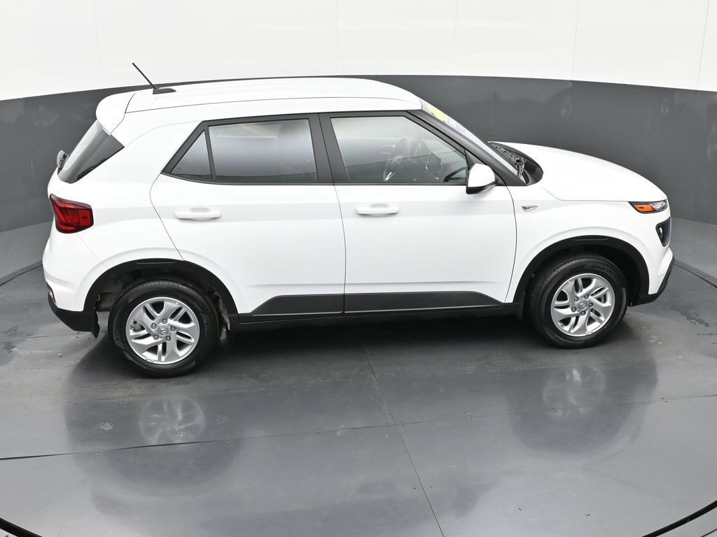 Certified 2025 Hyundai Venue SE image 25