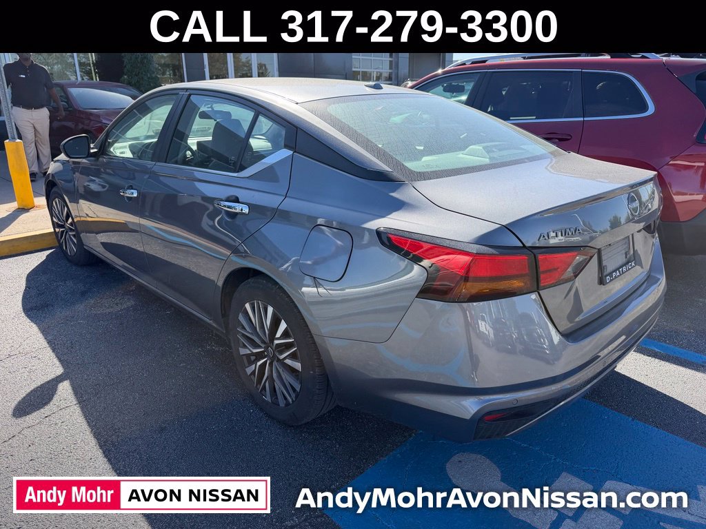 Used 2024 Nissan Altima 2.5 SV FWD image 6
