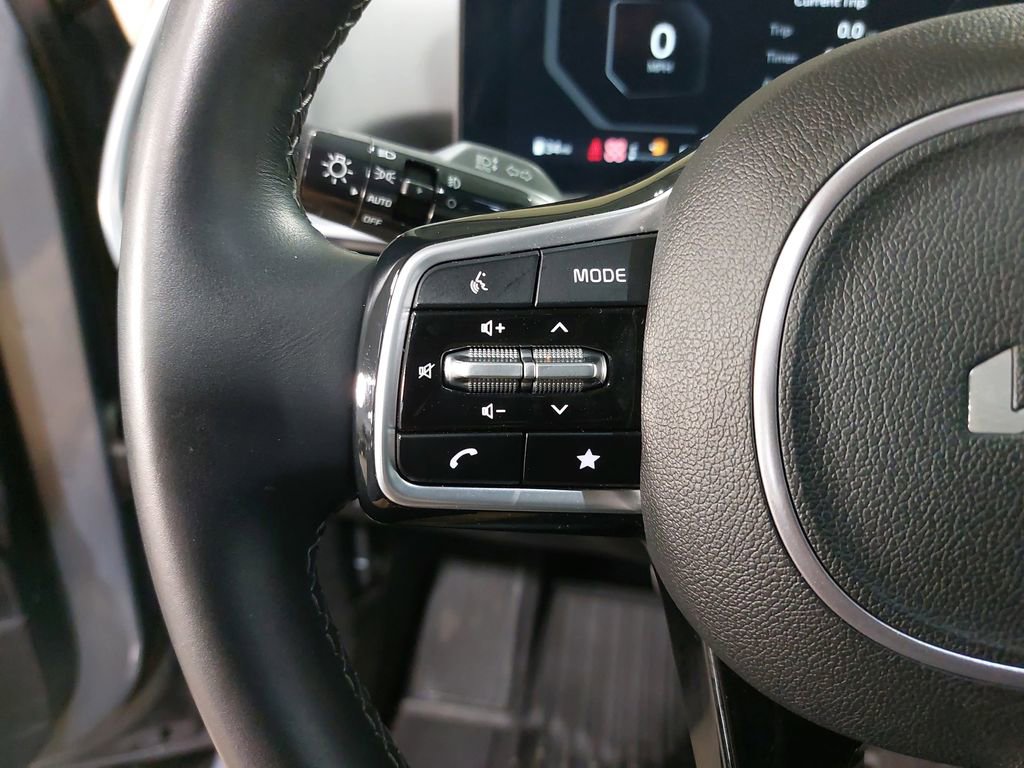 Used 2024 Kia Sorento SX image 18