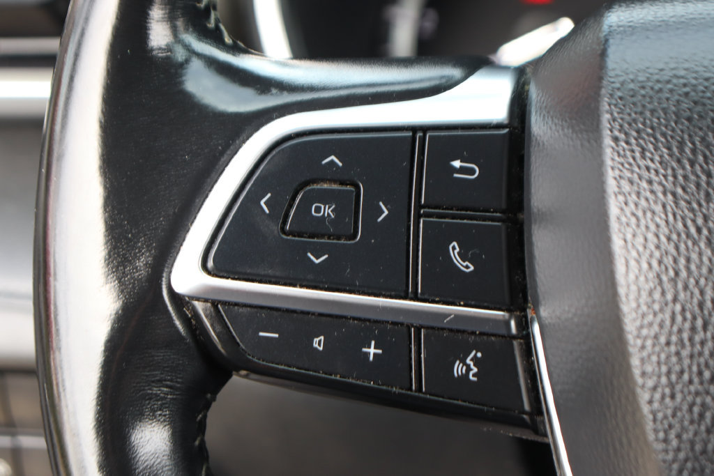 Used 2021 Toyota Highlander XLE AWD/4WD image 23