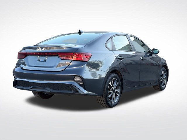 Certified 2024 Kia Forte LXS FWD image 5