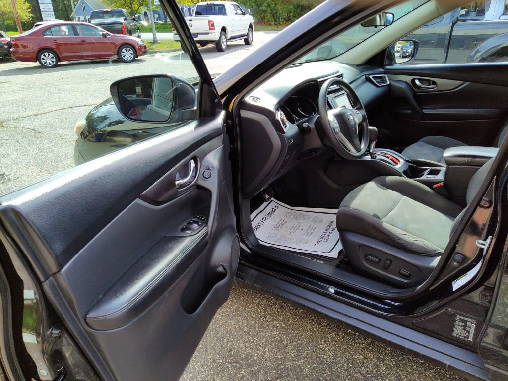 Used 2016 Nissan Rogue SV w/ SV Premium Package image 11