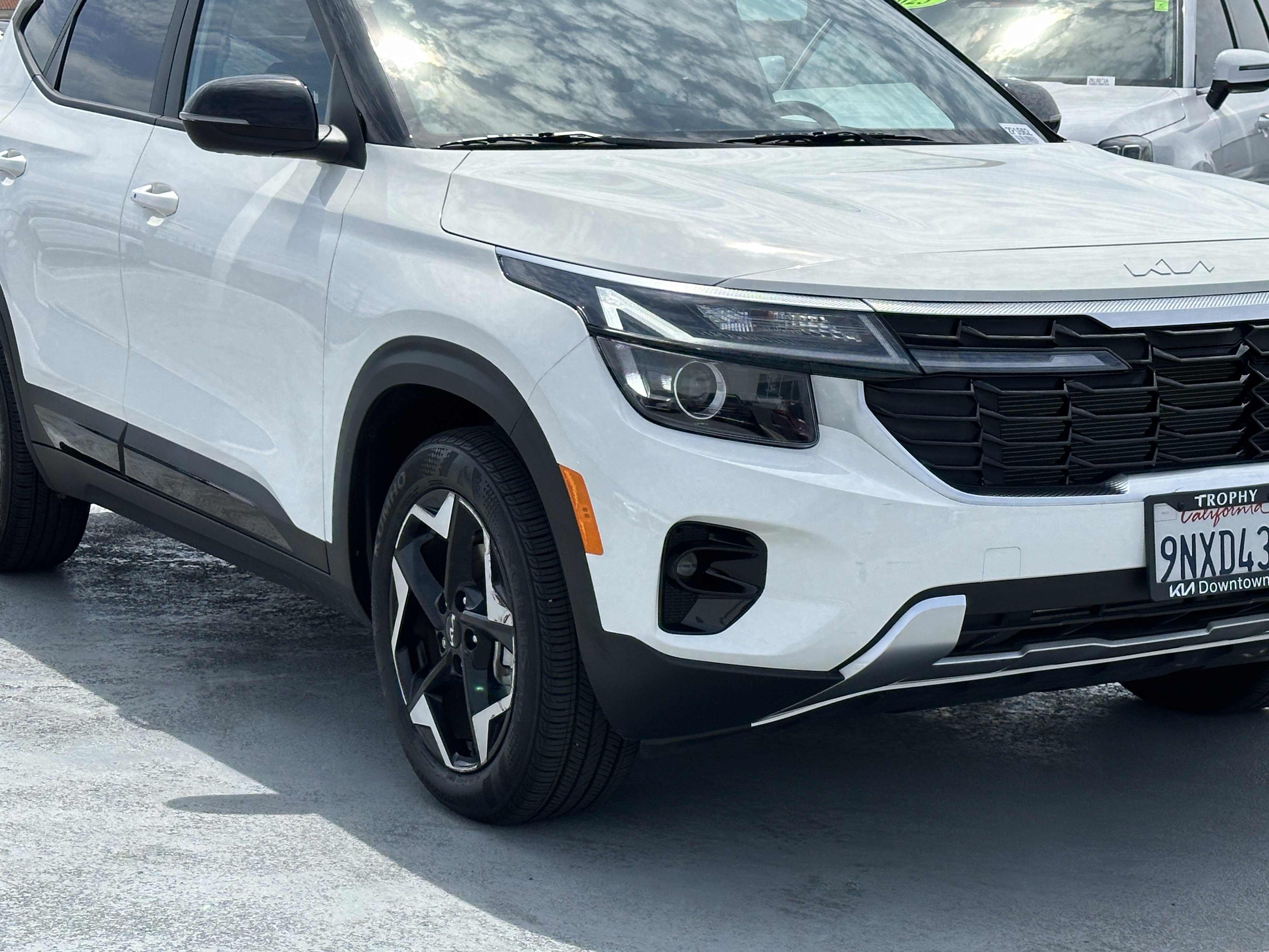 Certified 2025 Kia Seltos S image 11