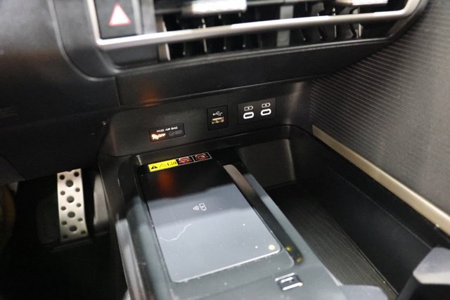 Used 2025 Toyota Camry SE FWD image 28