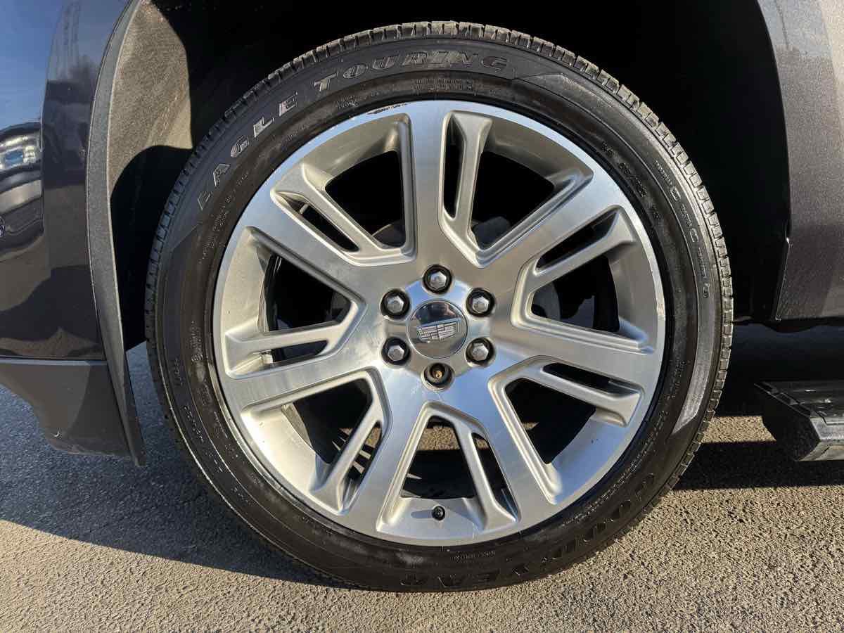 Used 2018 Cadillac Escalade Premium Luxury image 9