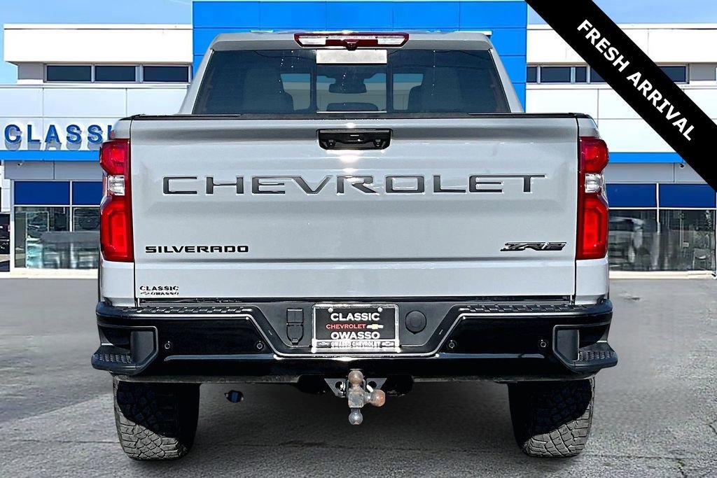 Used 2025 Chevrolet Silverado 1500 ZR2 w/ Dark Appearance Package image 6