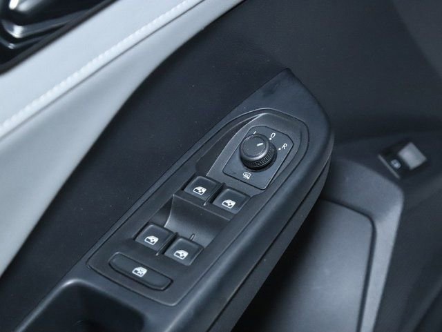 Used 2022 Volkswagen Taos SEL image 17