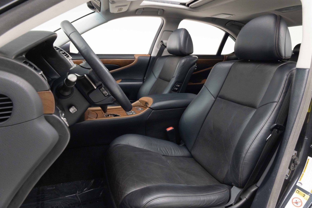Used 2011 Lexus LS 460 w/ Sport Pkg RWD image 8