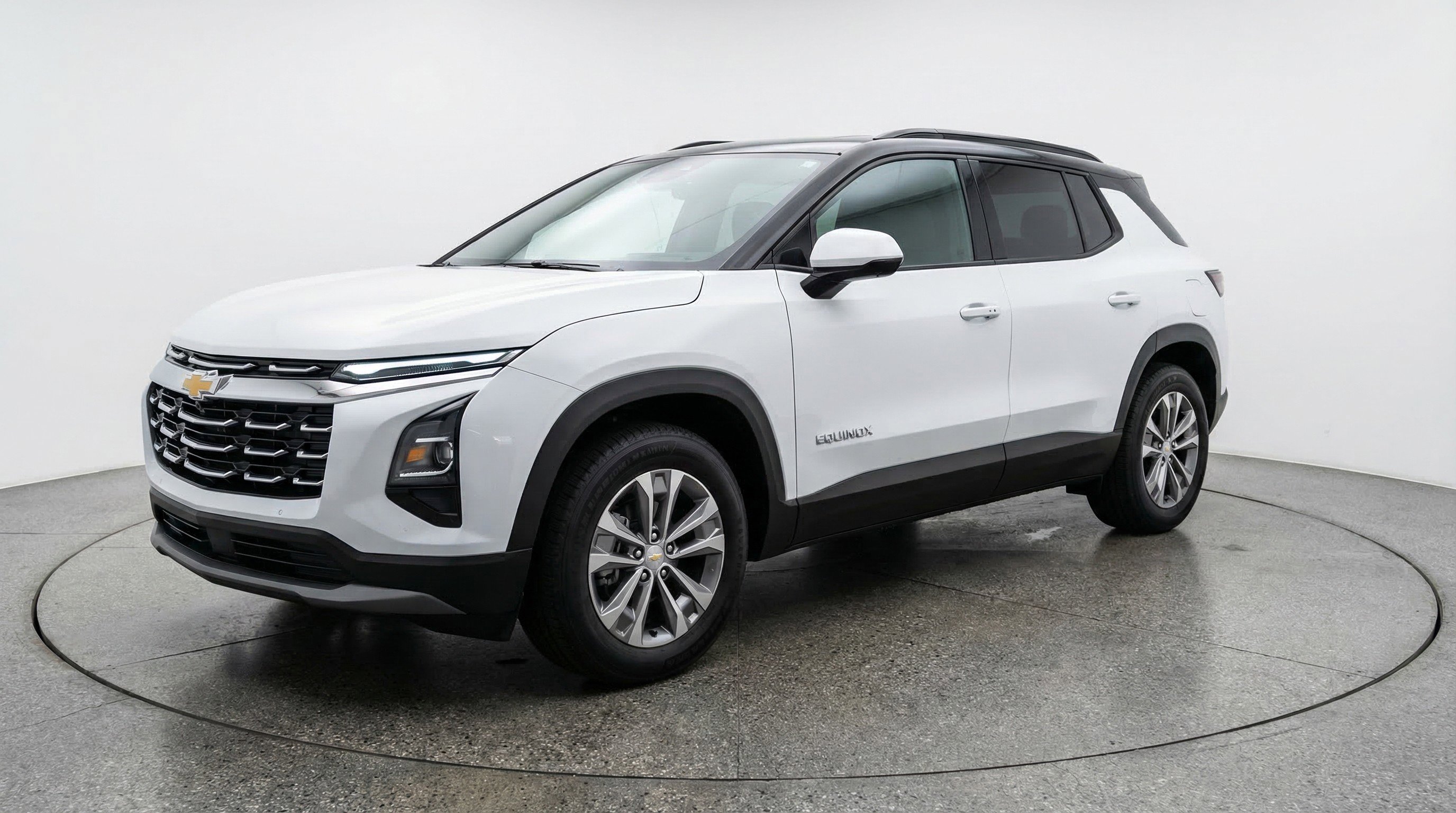 Used 2025 Chevrolet Equinox LT image 3