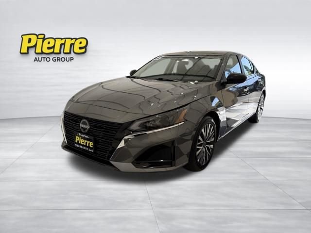 Used 2025 Nissan Altima 2.5 SV image 1